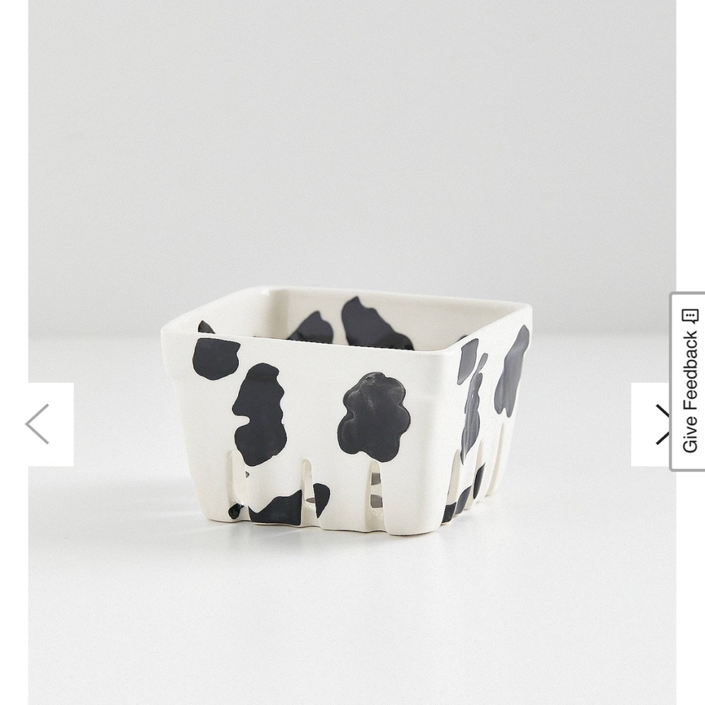 Urban Outfitters Black and White Ceramic Basket